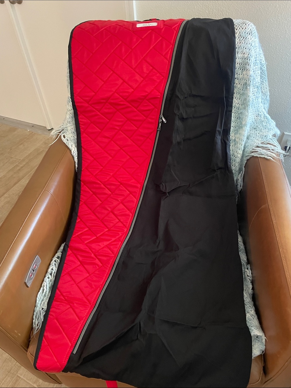 Lug Jockey Garment Bag Poppy Red